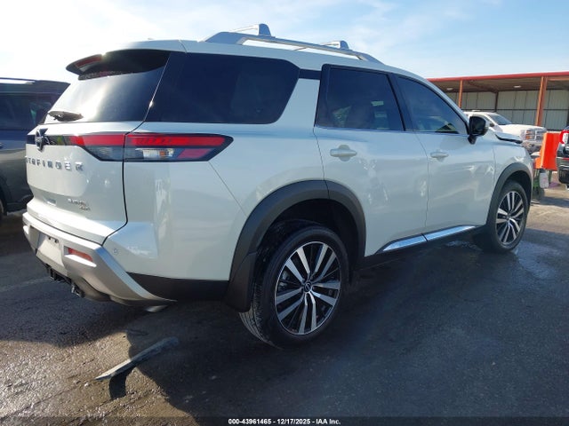 Nissan Pathfinder Platinum