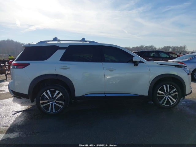 Nissan Pathfinder Platinum