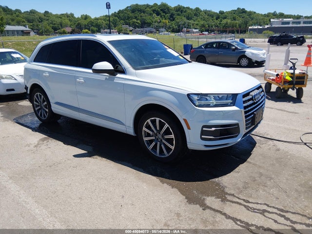 Salvage Audi Q7 Image