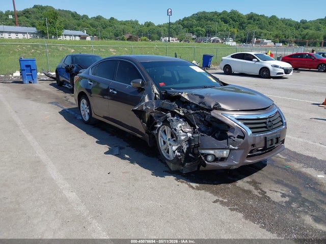 Salvage Nissan Altima Image