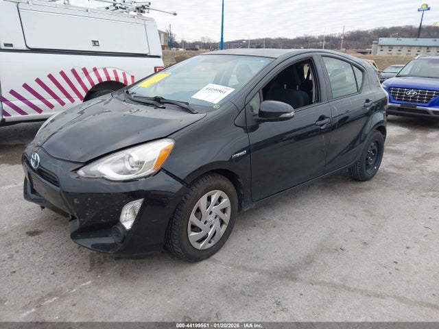 Toyota Prius c Three