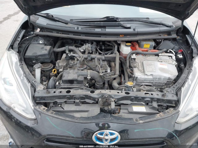 Toyota Prius c Three