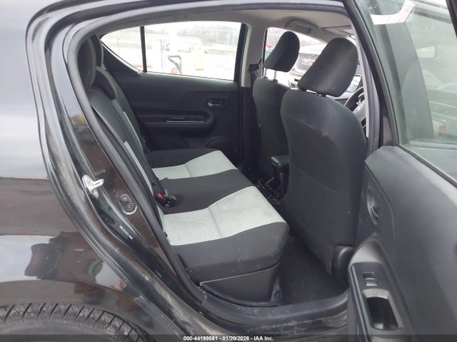 Toyota Prius c Three