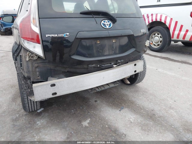 Toyota Prius c Three