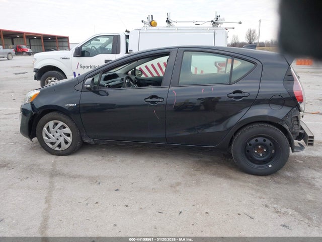 Toyota Prius c Three