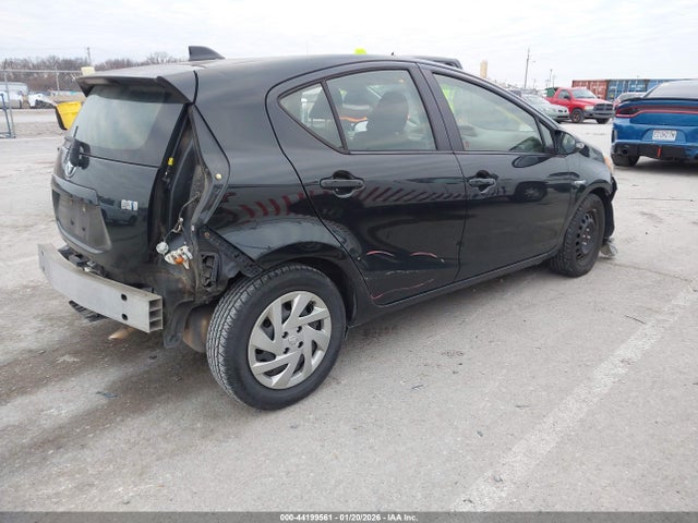Toyota Prius c Three