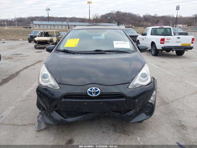 Toyota Prius c Three
