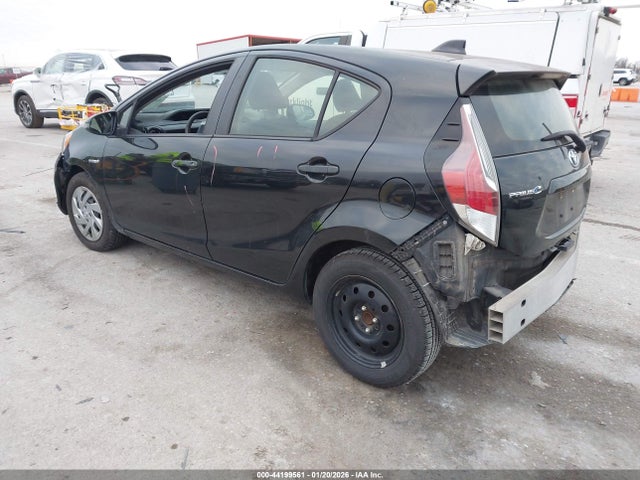 Toyota Prius c Three