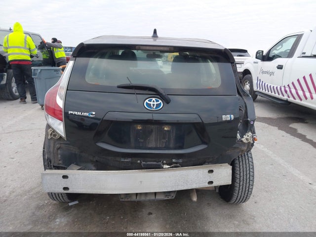 Toyota Prius c Three