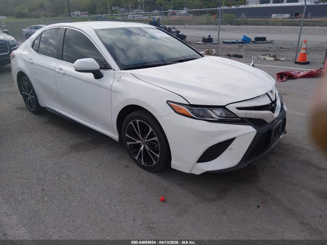Salvage Toyota Camry Image