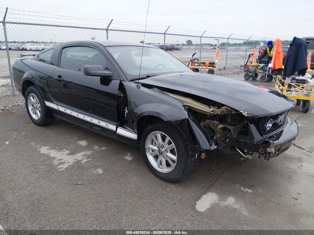 Salvage Ford Mustang Image