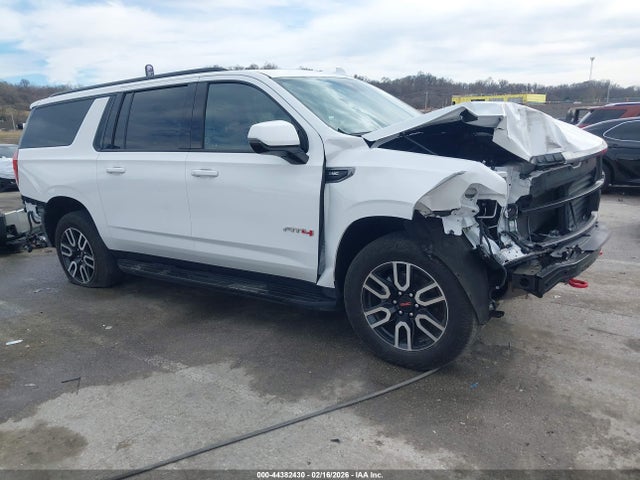 Salvage GMC Yukon Image