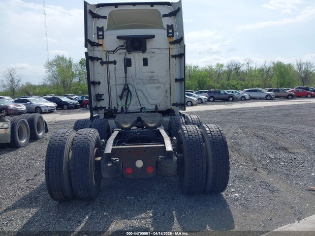 Freightliner Cascadia 113
