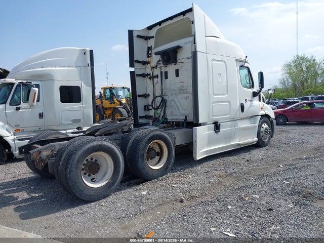 Freightliner Cascadia 113