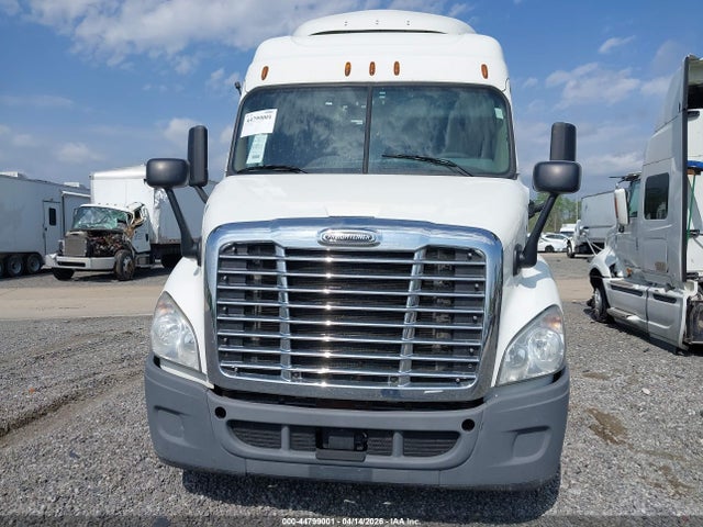 Freightliner Cascadia 113