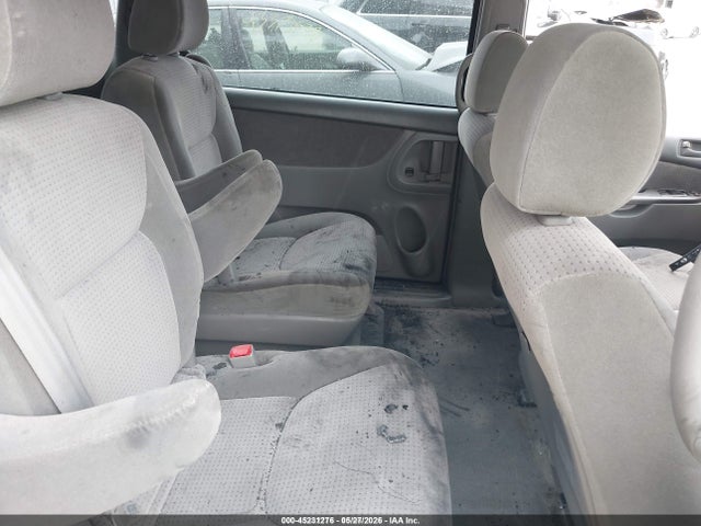 Toyota Sienna Le