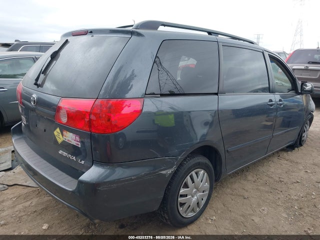 Toyota Sienna Le