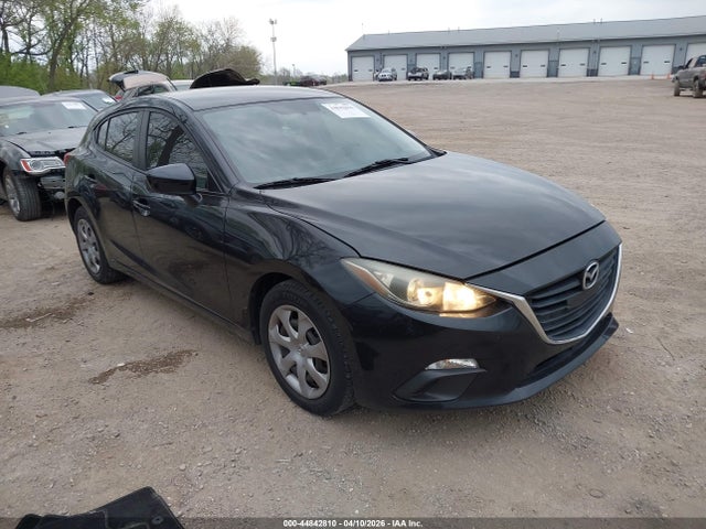 Salvage Mazda Mazda3 Image