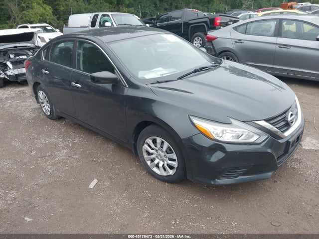 Salvage Nissan Altima Image
