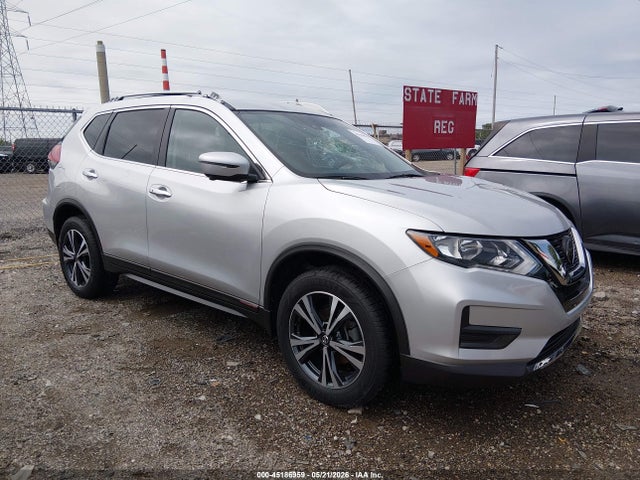 Salvage Nissan Rogue Image