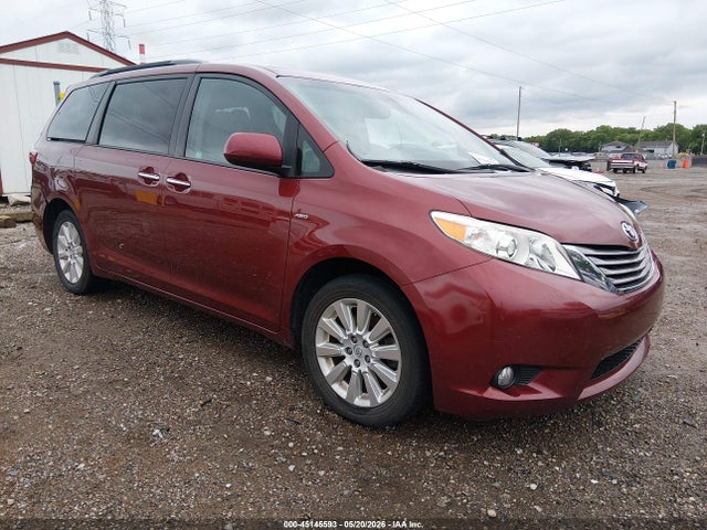 Salvage Toyota Sienna Image