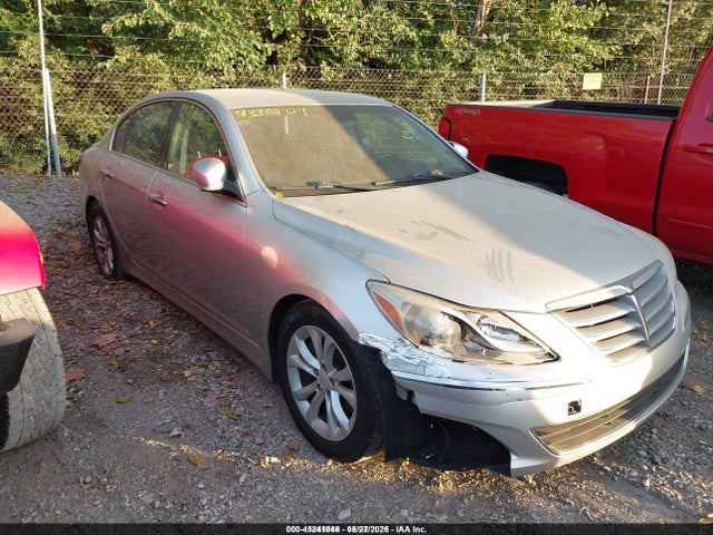 Salvage Hyundai Genesis Image