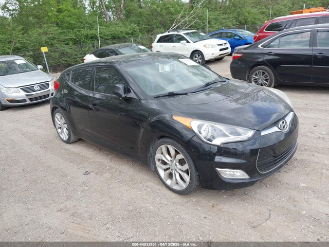 Salvage Hyundai VELOSTER Image