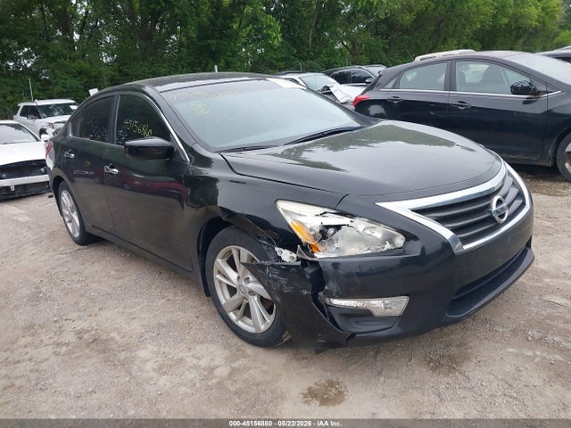 Salvage Nissan Altima Image