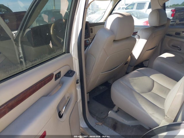 Cadillac Escalade Standard