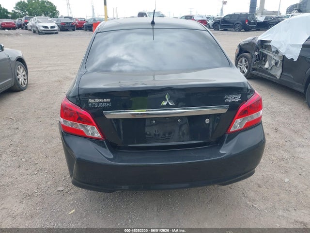 Mitsubishi Mirage Es