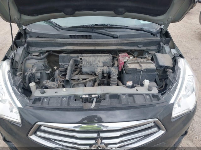 Mitsubishi Mirage Es