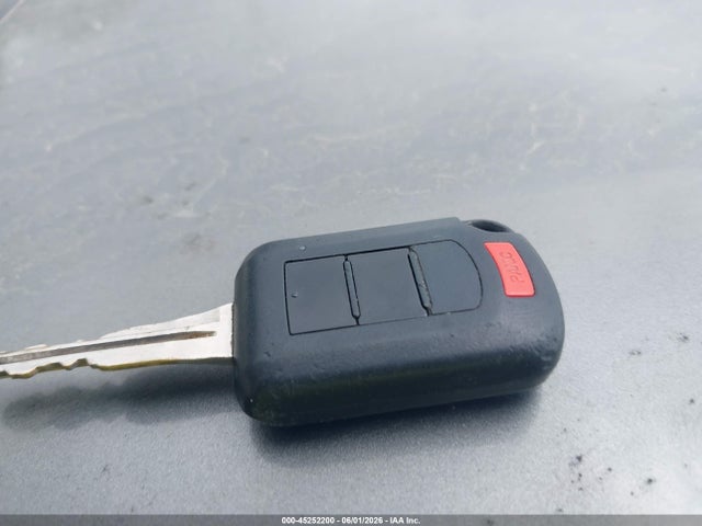 Mitsubishi Mirage Es