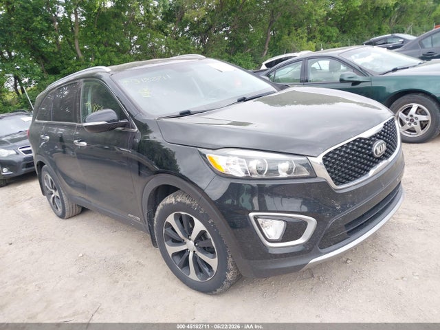 Salvage Kia Sorento Image
