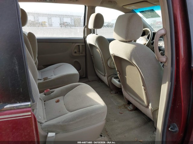 Toyota Sienna Ce