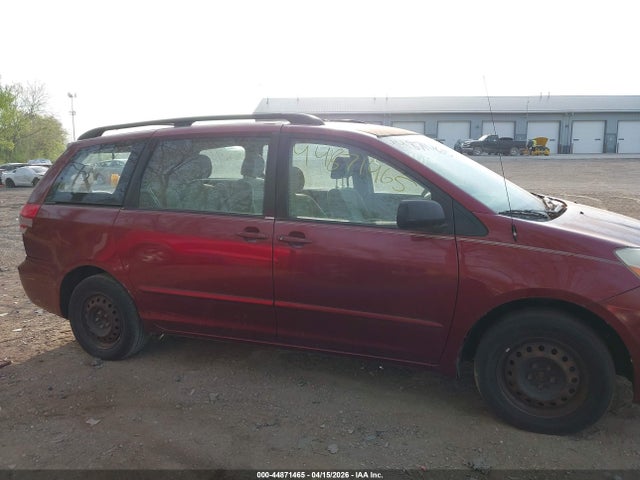 Toyota Sienna Ce