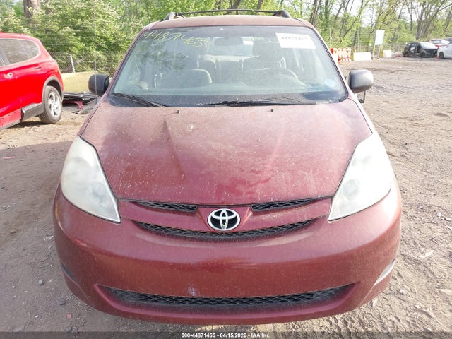 Toyota Sienna Ce