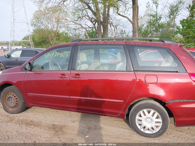 Toyota Sienna Ce