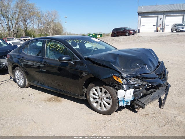 Salvage Toyota Camry Image