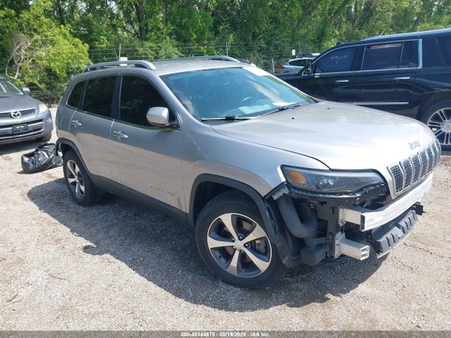 Salvage Jeep Cherokee Image