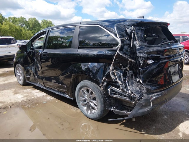 Toyota Sienna Le