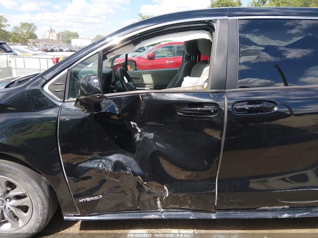 Toyota Sienna Le