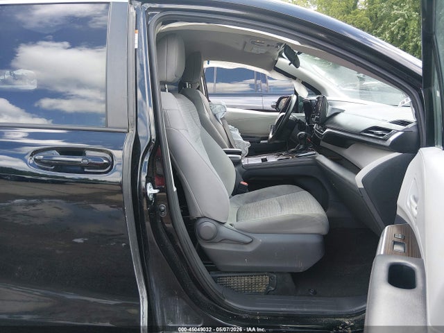 Toyota Sienna Le