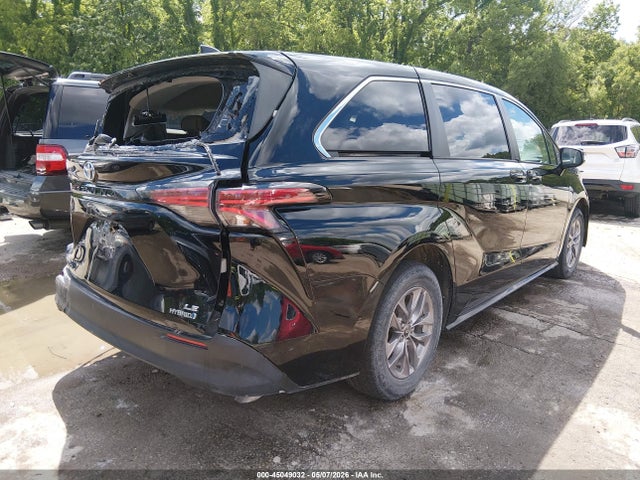 Toyota Sienna Le