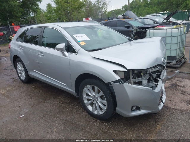Salvage Toyota Venza Image