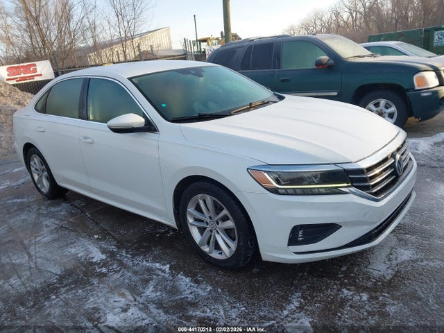 Salvage Volkswagen Passat Image