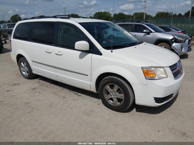 Salvage Dodge Grand Caravan Image