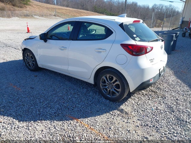 Toyota Yaris Le