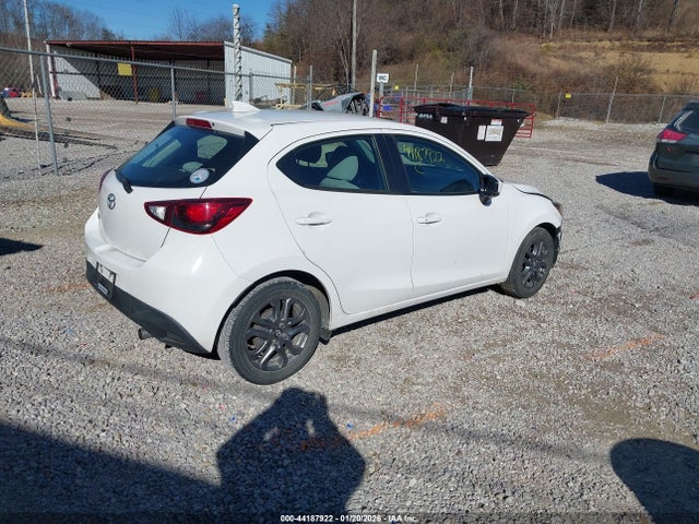 Toyota Yaris Le