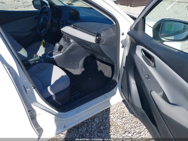 Toyota Yaris Le
