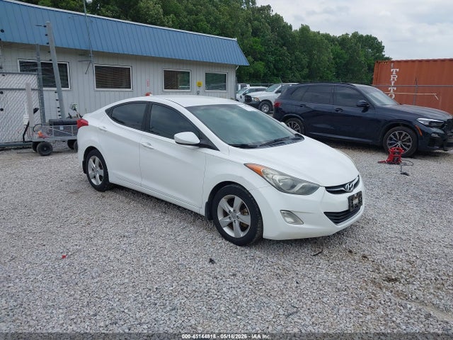 Salvage Hyundai ELANTRA Image